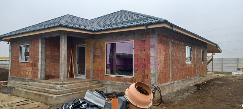 Sabareni, casa noua 4 camere parter, curte 480 mp